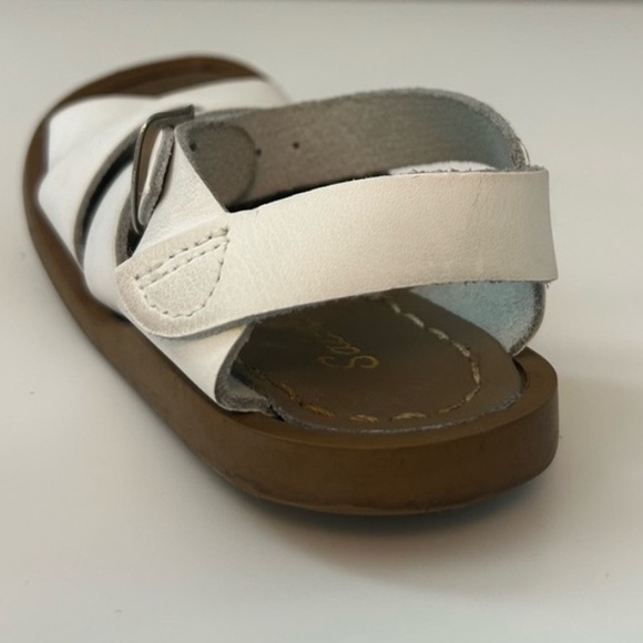 🐚SUMMER STAPLE • SaltWater Sandals • Size 7 (Toddler) - Picture 6 of 7